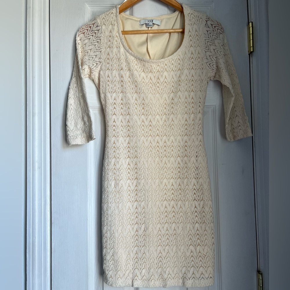 Lace bodycon quarter sleeve dress